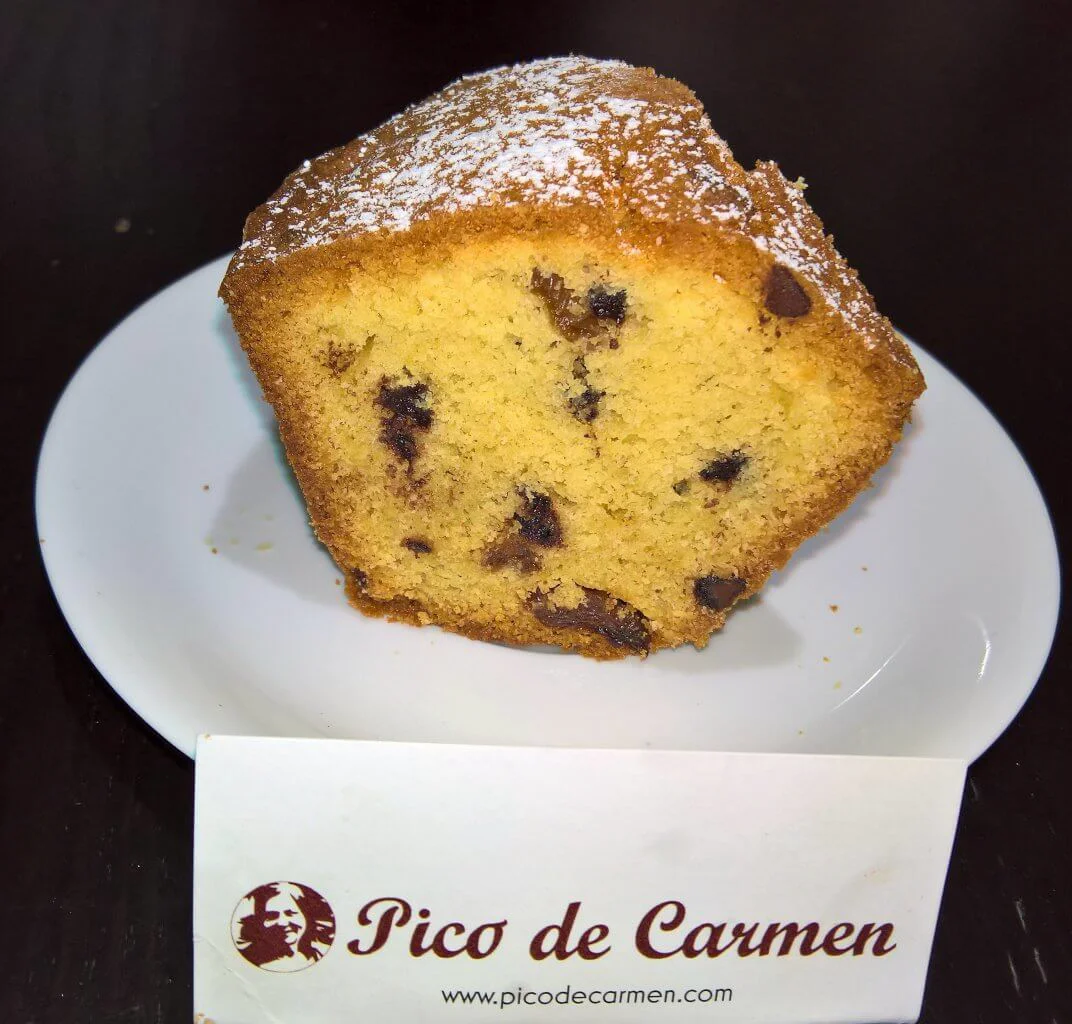 Ciambella uvetta e gocce di cioccolata